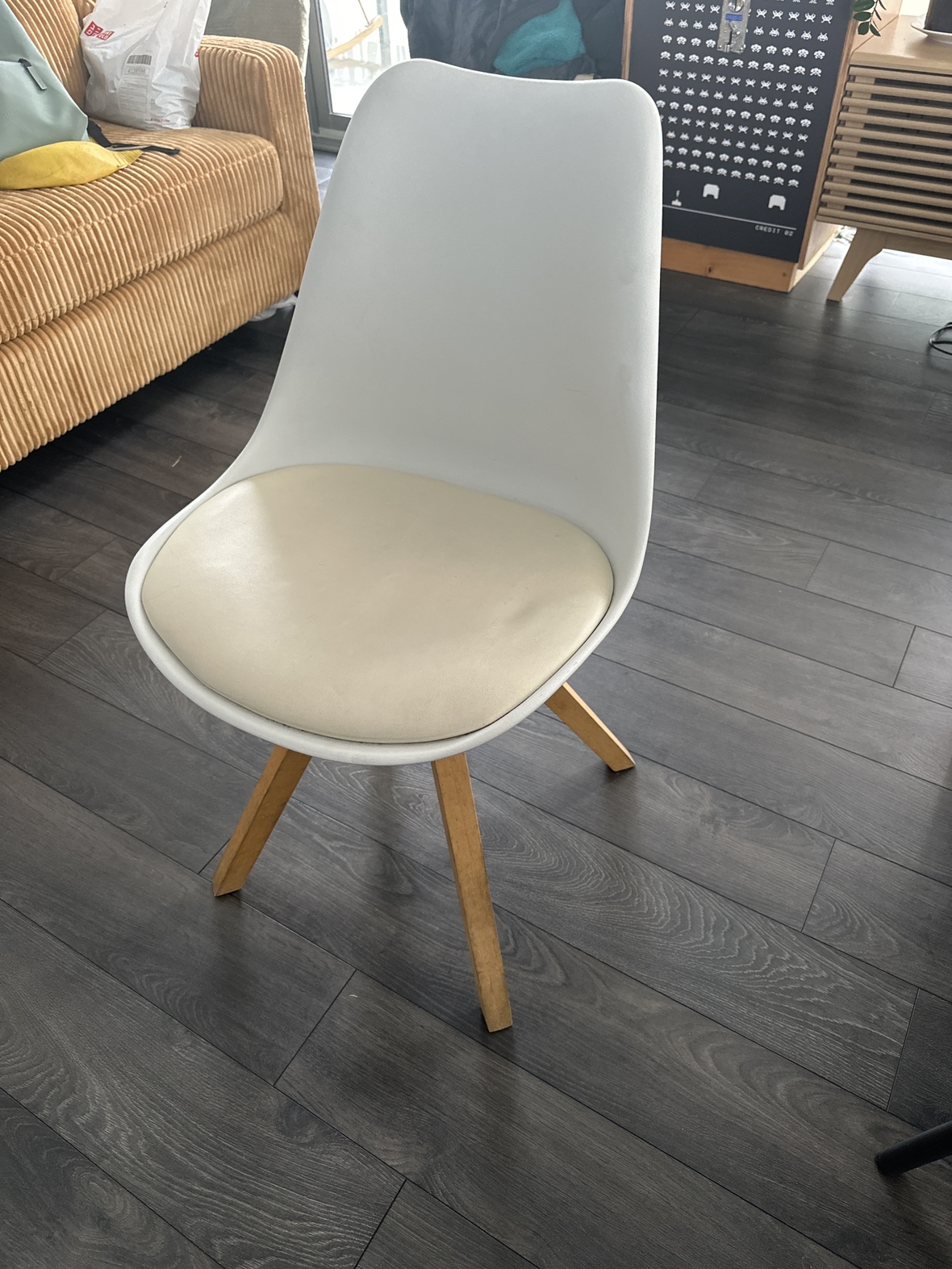 White chair - photo 2