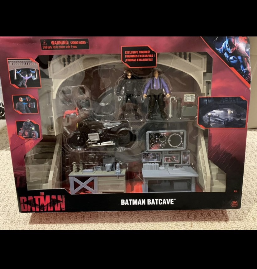 Batman Exclusives Action Figures and Batcycle BATCAVE image indicator(6)