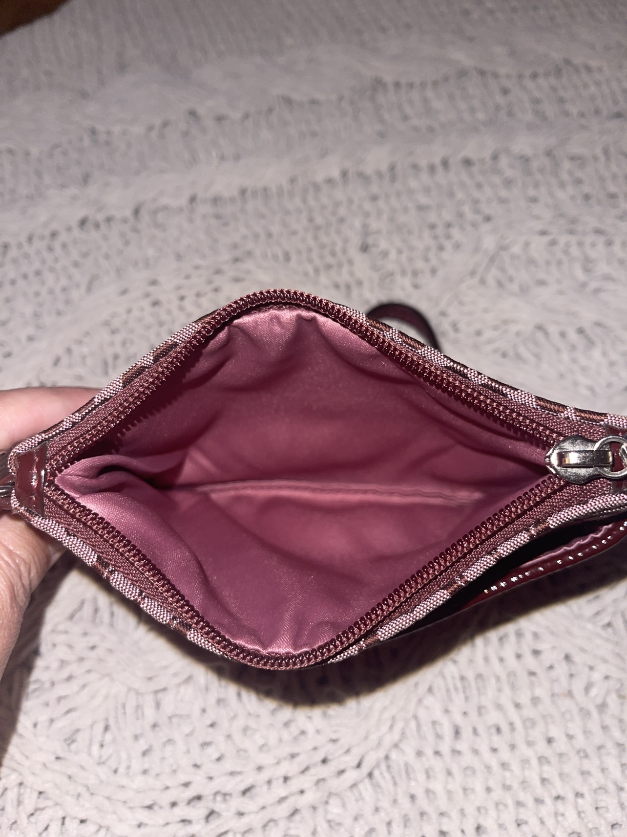 Coach wristlet image indicator(3)