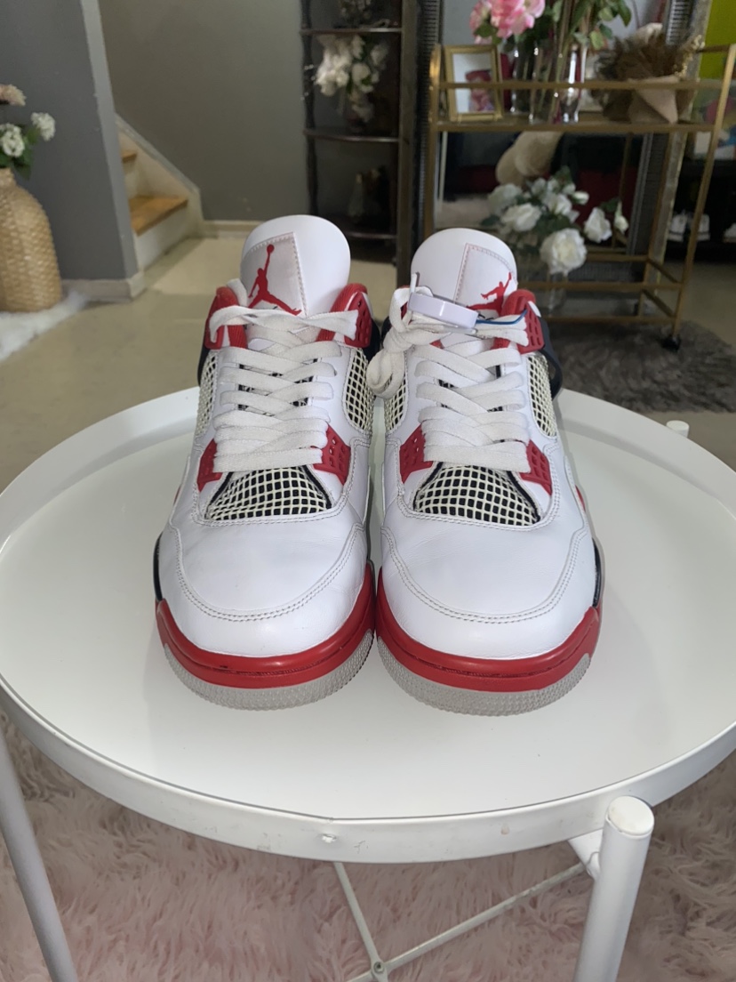 Selling Jorden 4 fire red 2020 SIZE 11.5 - photo 5