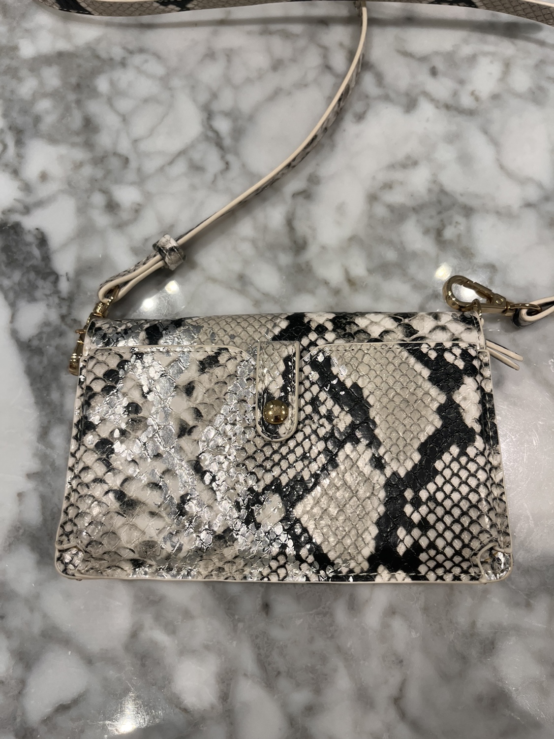 Fake Snake Skin Cross Body Bag - Fashion Nova image indicator(4)