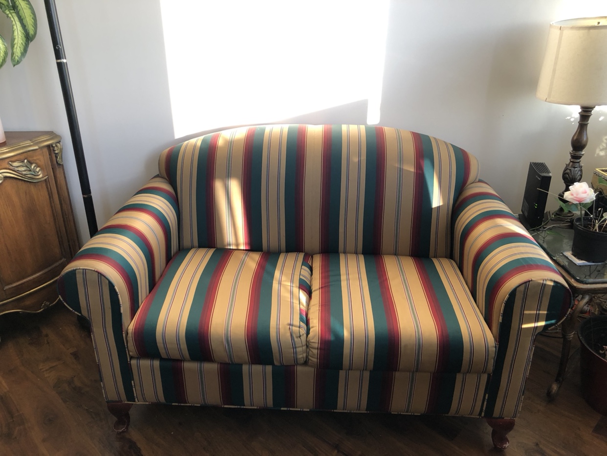Couch and loveseat - photo 4