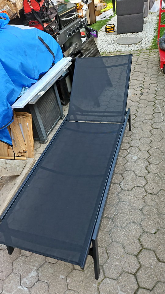 Outdoor Lounge Chair thumbnail