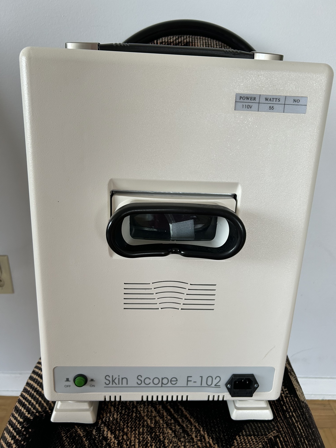 Skin Analysis Machine with UV technology thumbnail