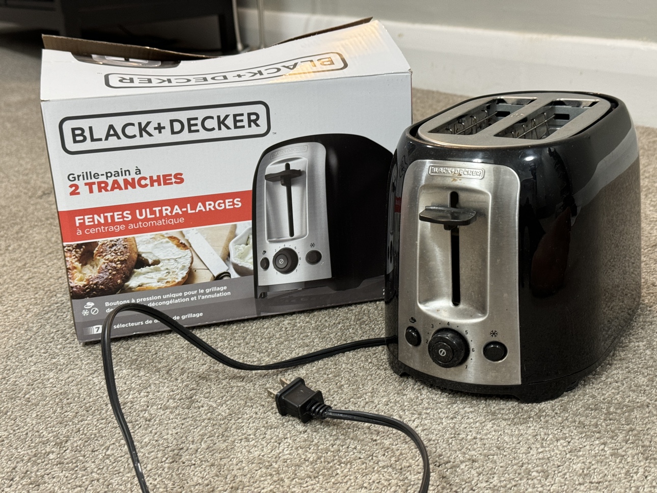Black + Decker Toaster - photo 2