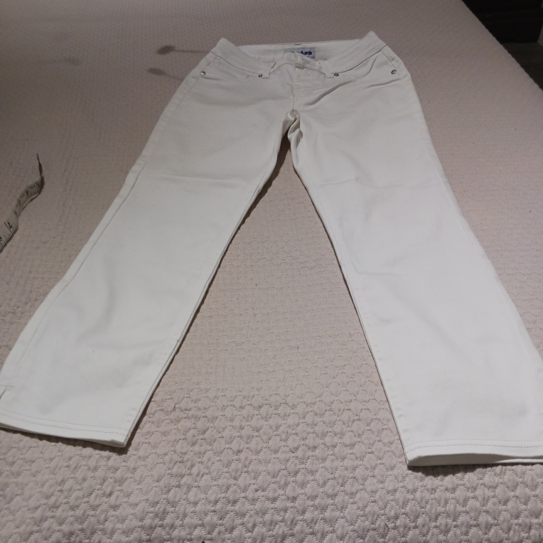 White women's Capri
