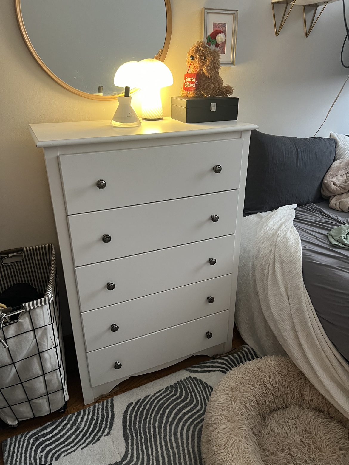 White dresser - photo 2
