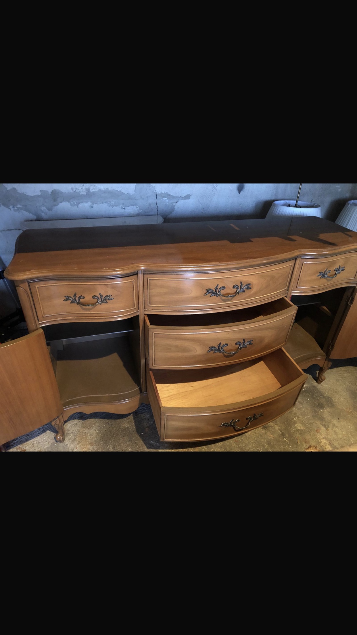 Antique buffet - photo 3