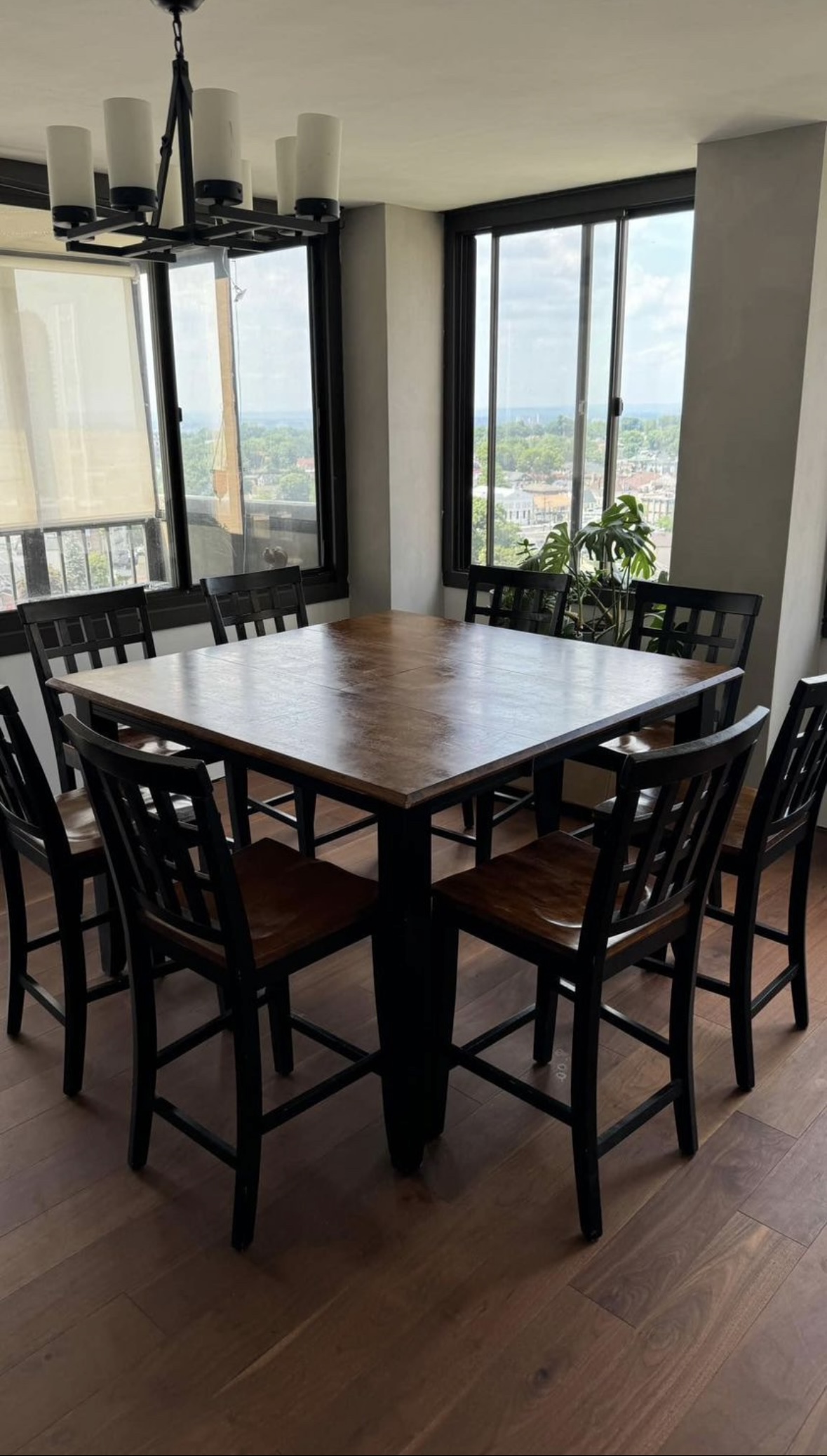 Dining Table + 8 Seats