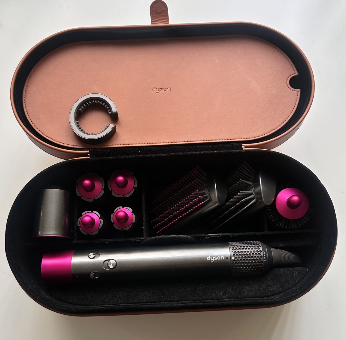 Dyson Airwrap and Carrying Case - photo 2