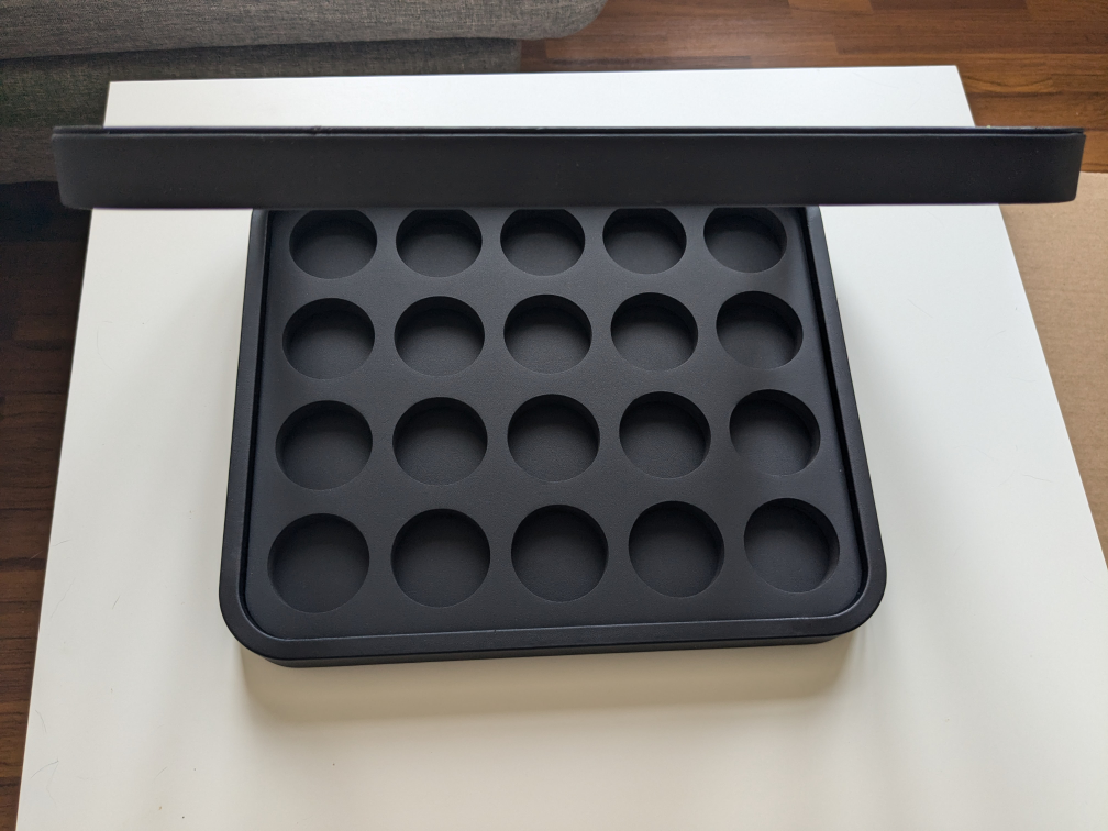 Box with compartments #freecycle - photo 2