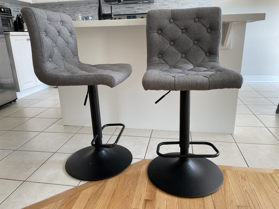 Adjustable bar stool chairs