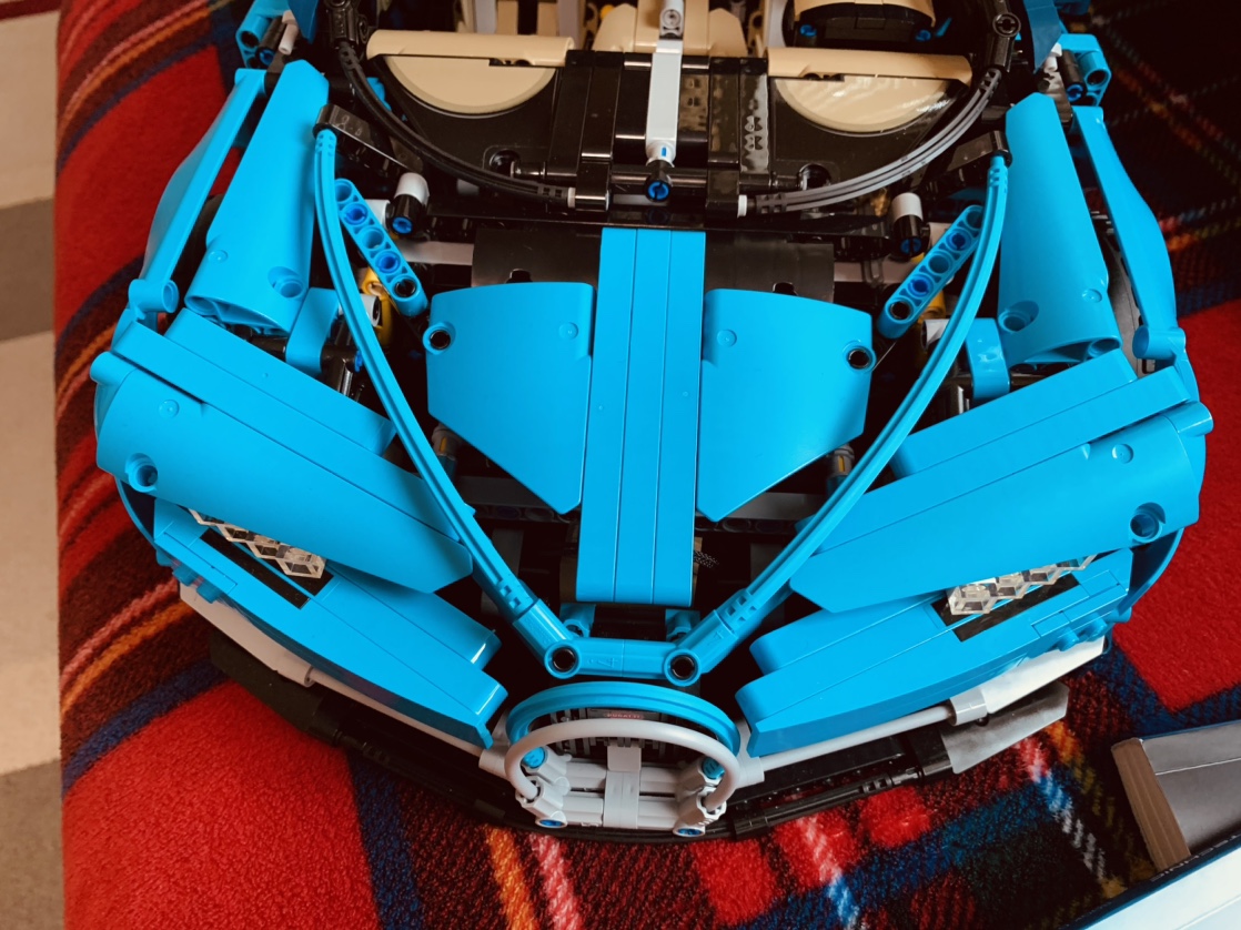 Lego Bugatti Chiron 42083 (Used, Great Condition) - photo 4