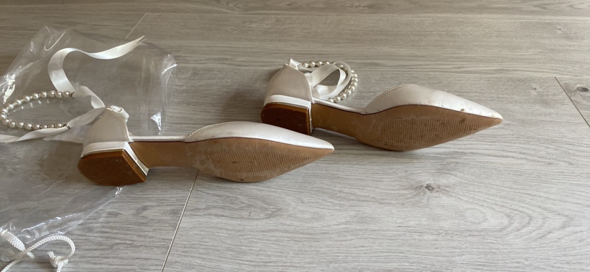 Ivory satin flat shoes with Accent pearls - photo 2