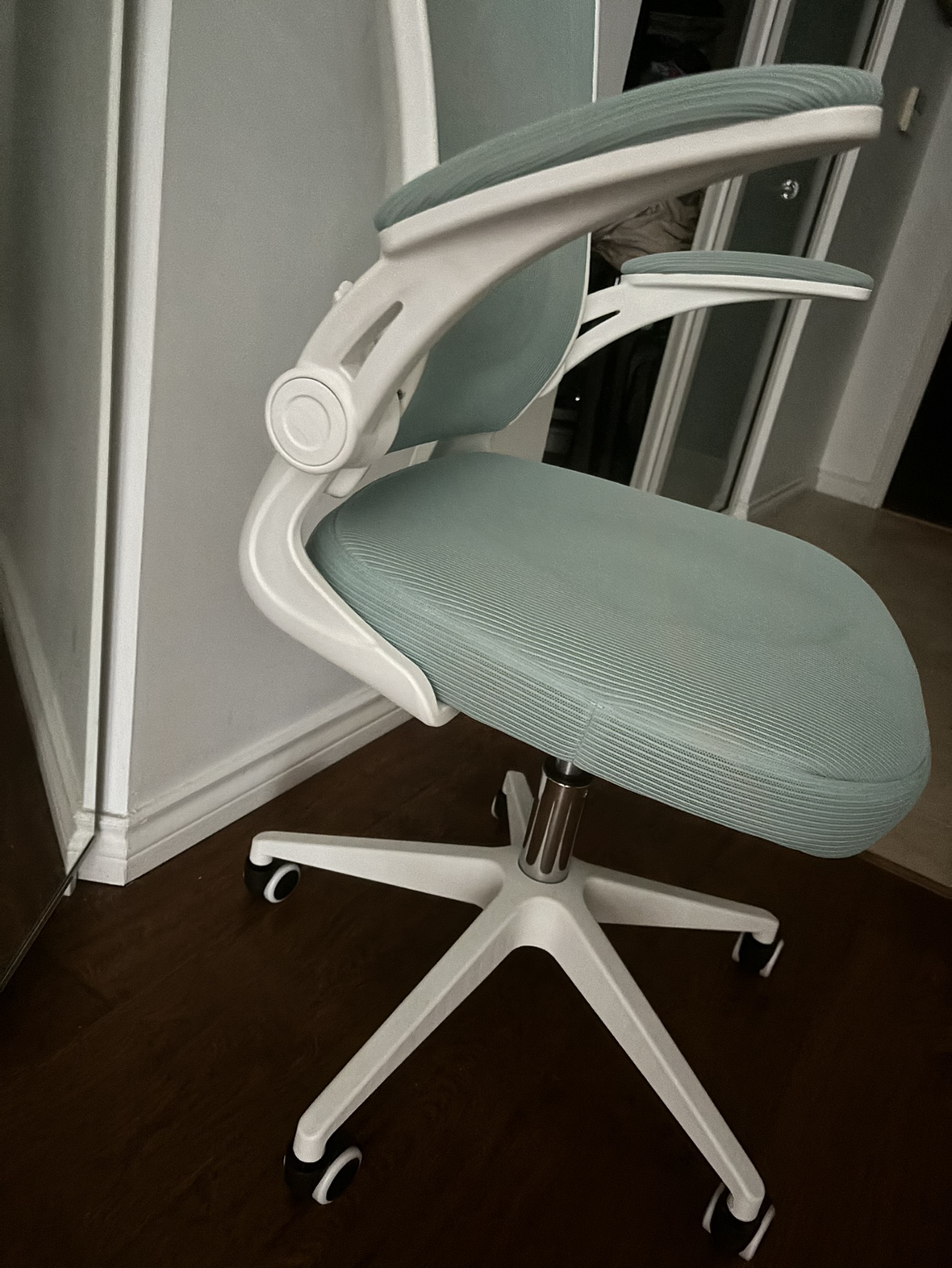 Assembled office chair - photo 2