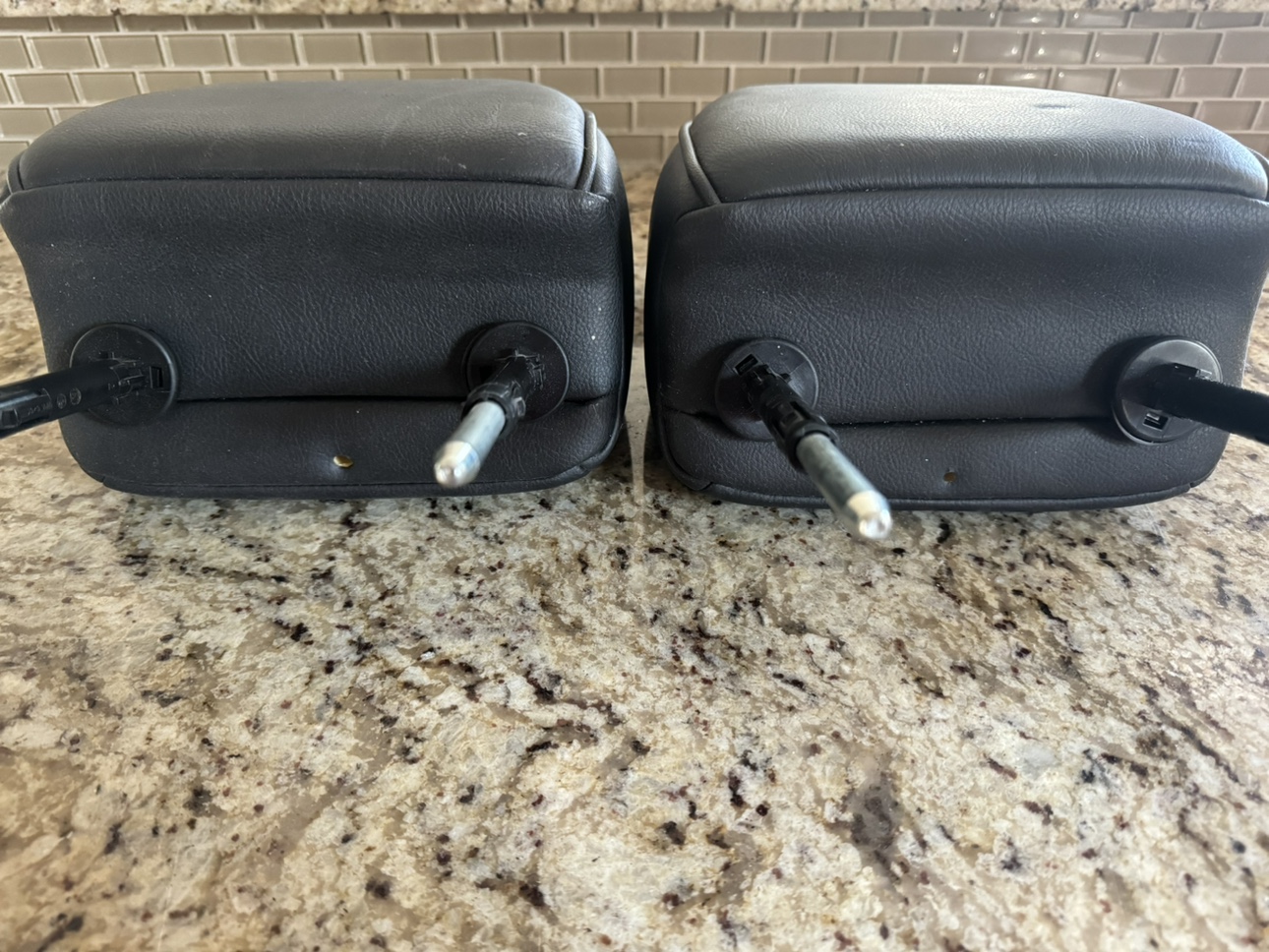 Car Headrests - photo 2
