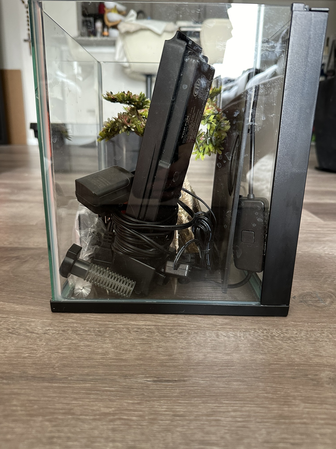 Beta fish tank (LED) - photo 3