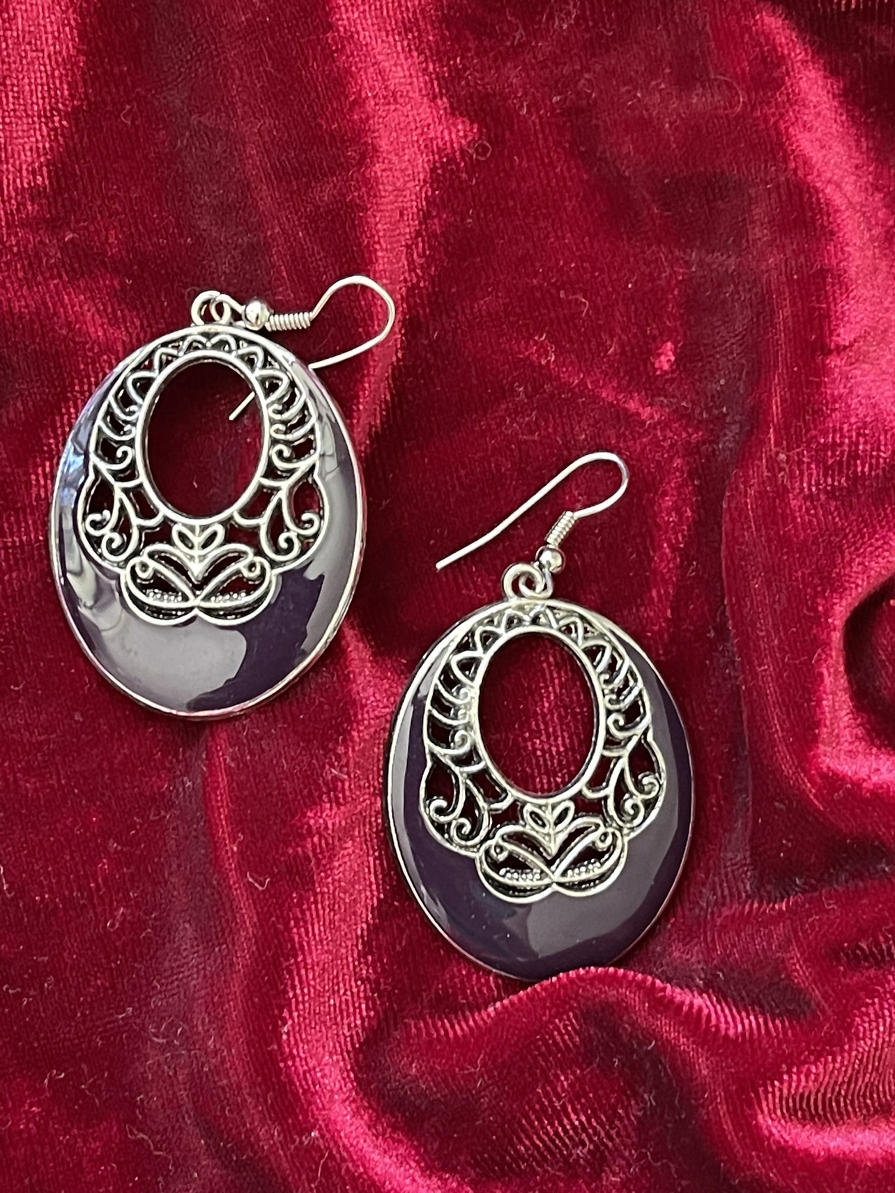 Vintage earrings thumbnail