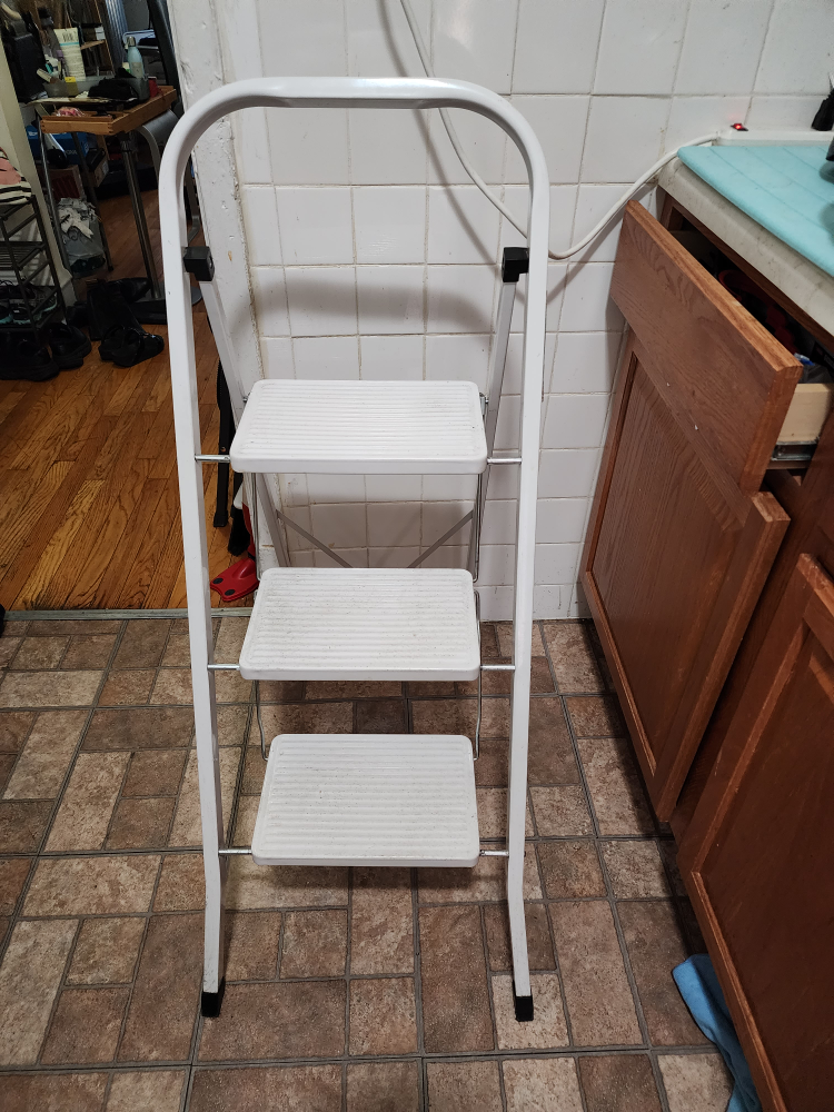 3 steps ladder