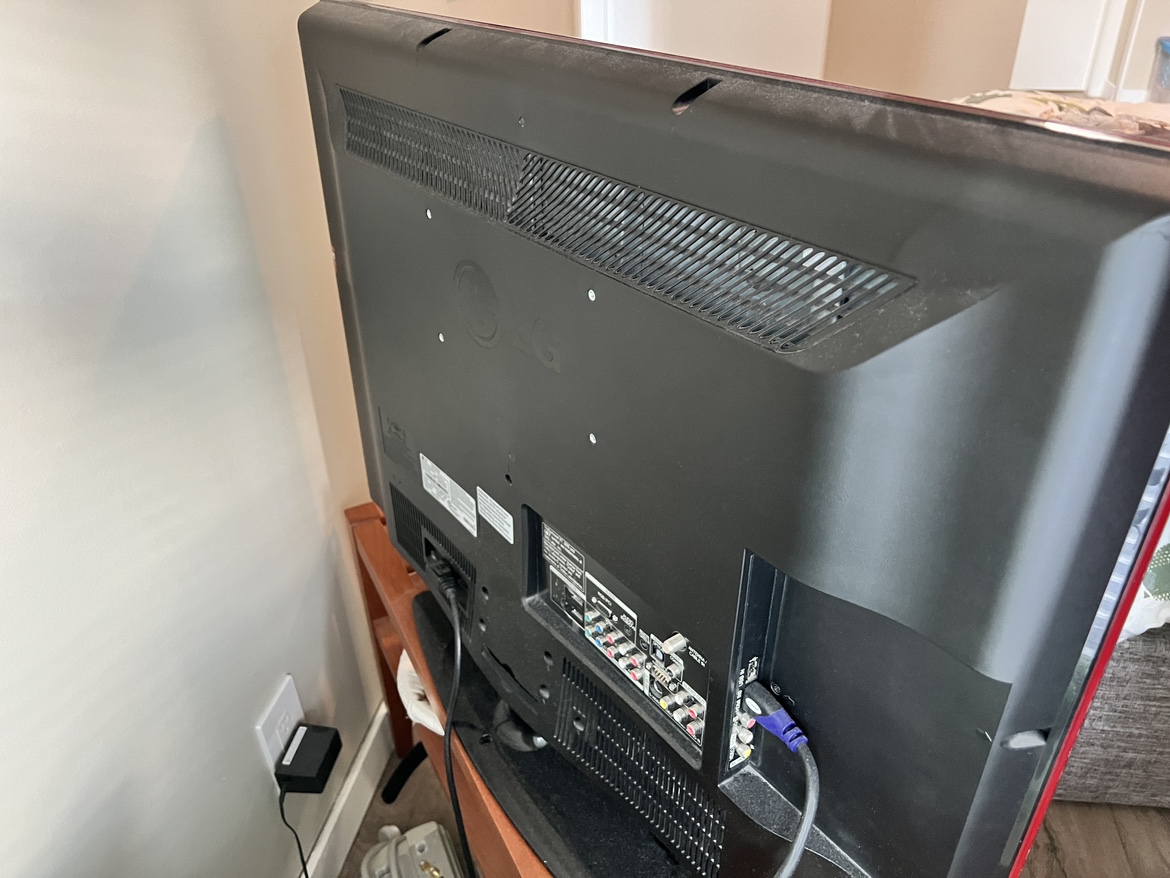 LG 32LG70 32" TV - photo 2