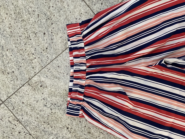 Girls size 12 pants 💙❤️ image indicator(2)