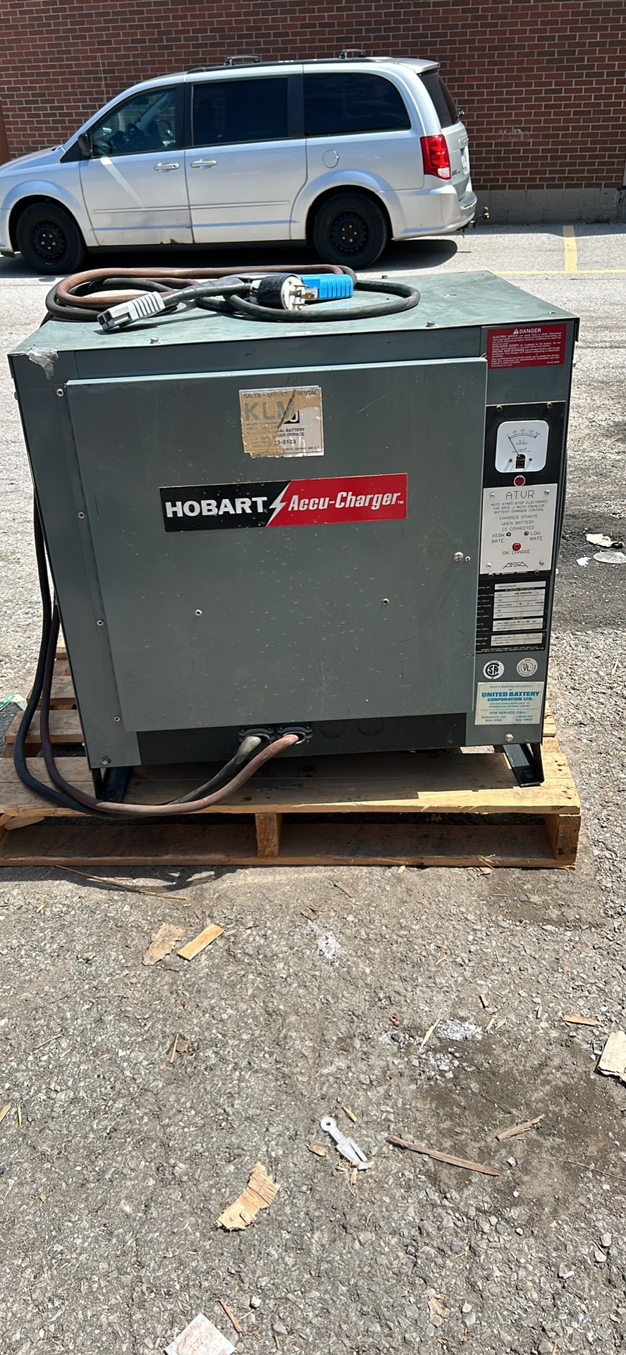 RAYMOND FORKLIFT REACH CHARGER // OR BEST OFFER