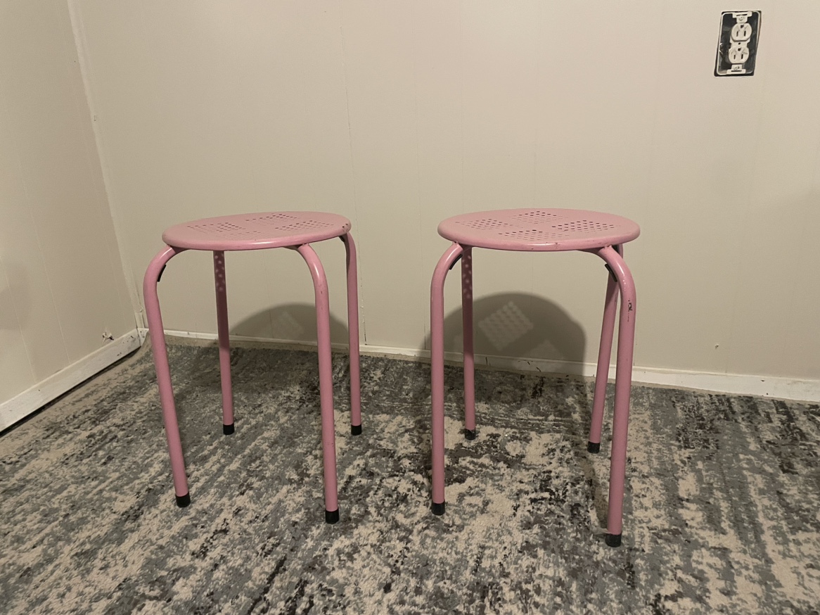 Pink stools - photo 3