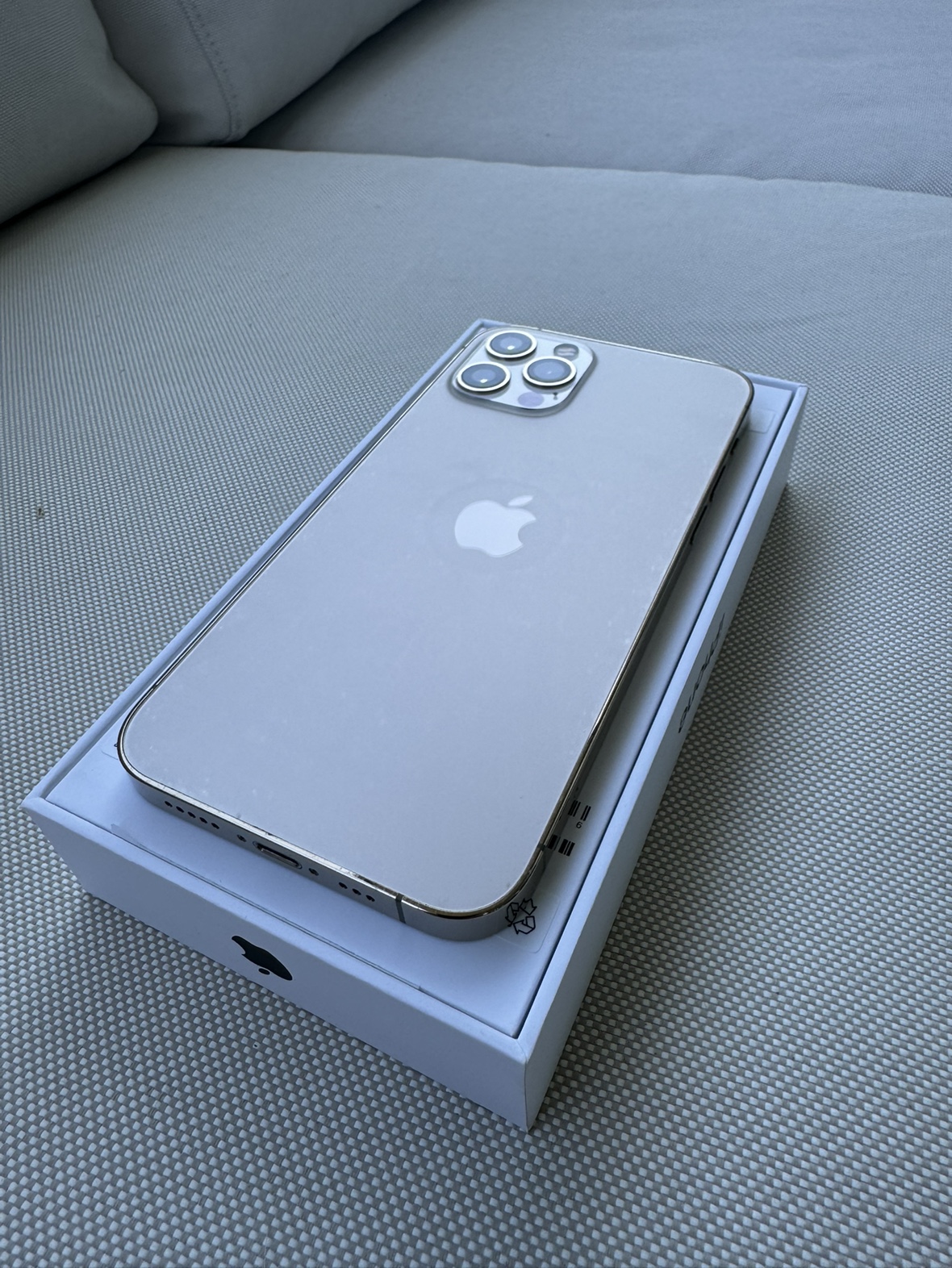 iPhone 12 Pro 256gb - photo 2