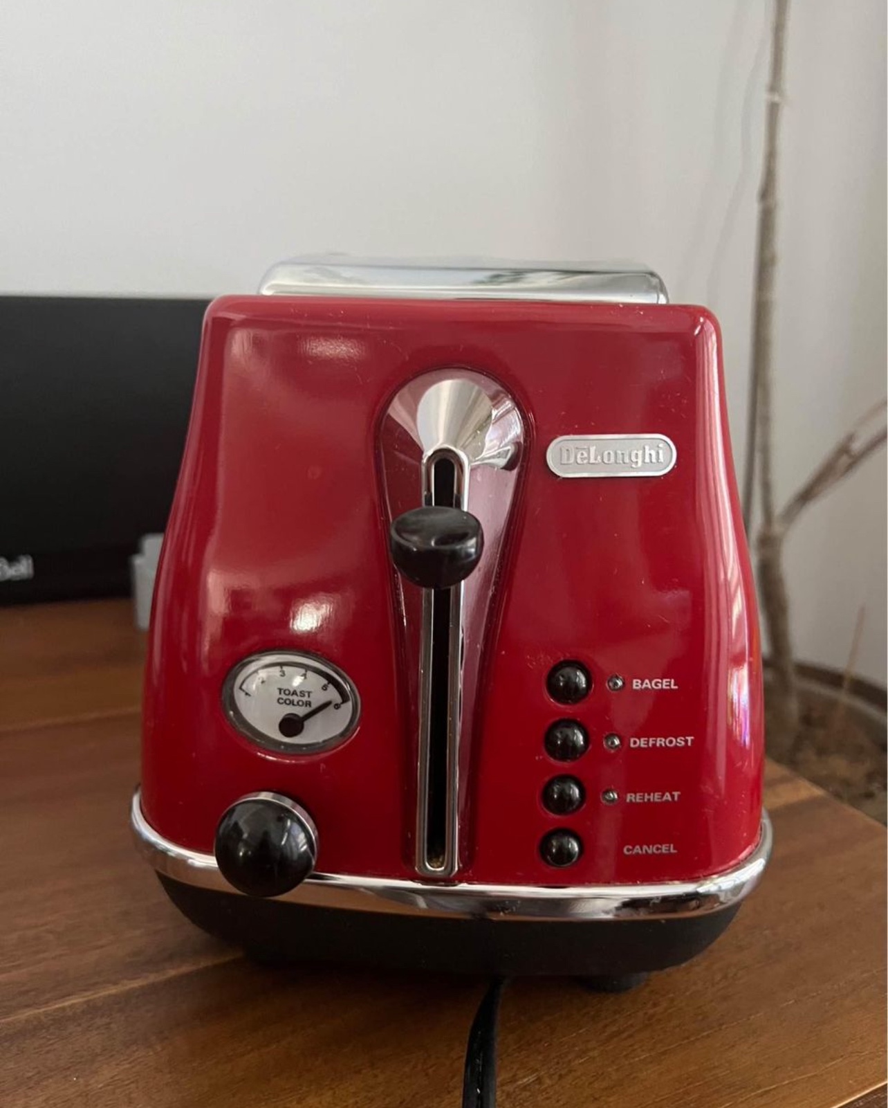 Red Delonghi Toaster (Tokyo red)