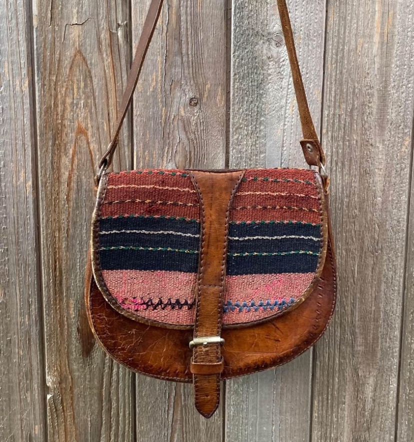 Vintage Leather Purse thumbnail