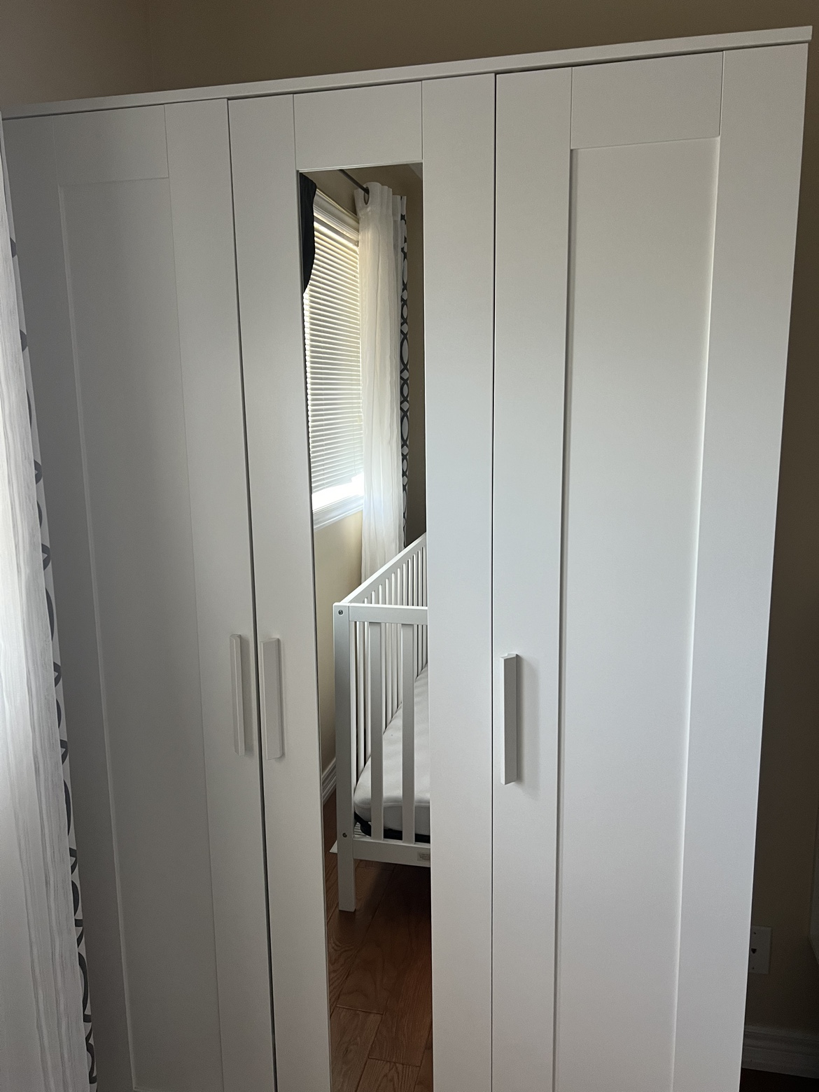 Ikea closet 3-door - photo 2