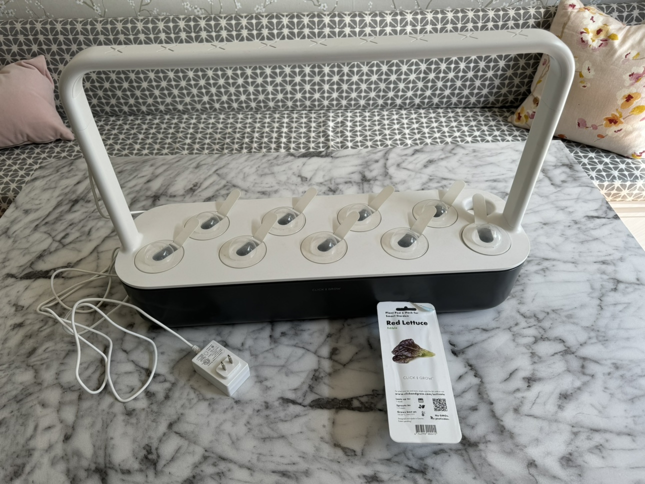 Click and Grow indoor garden system - photo 2