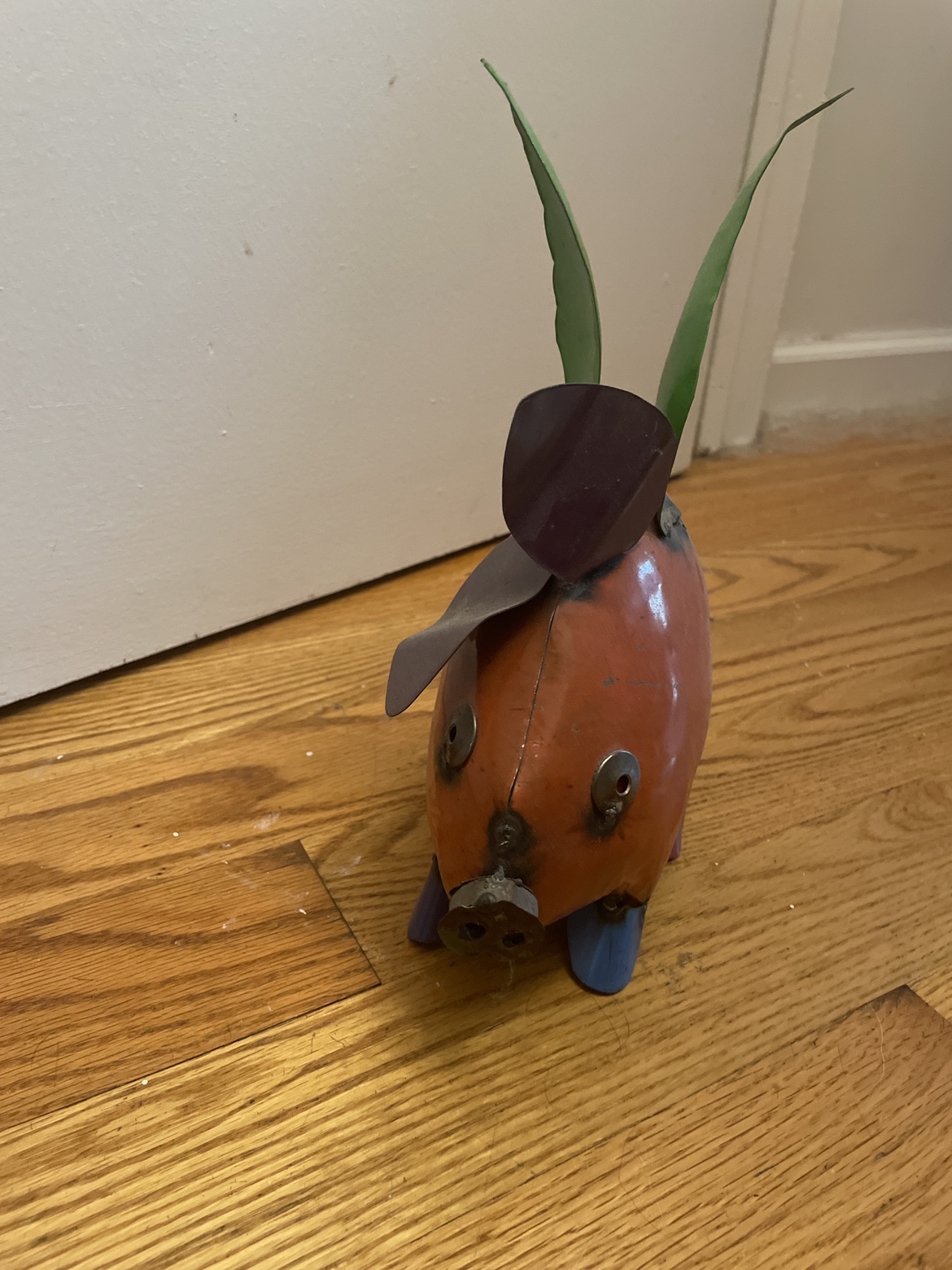 Metal flying pig