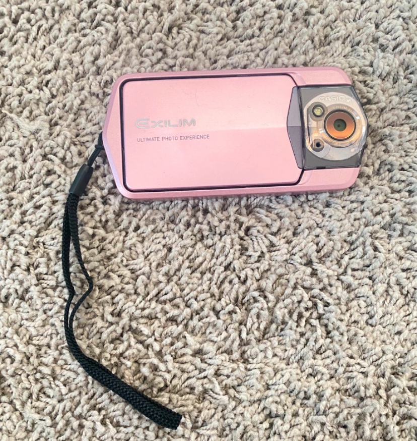 Casio Exilim EX-TR150 SUPER selfie Camera(HOT PINK)