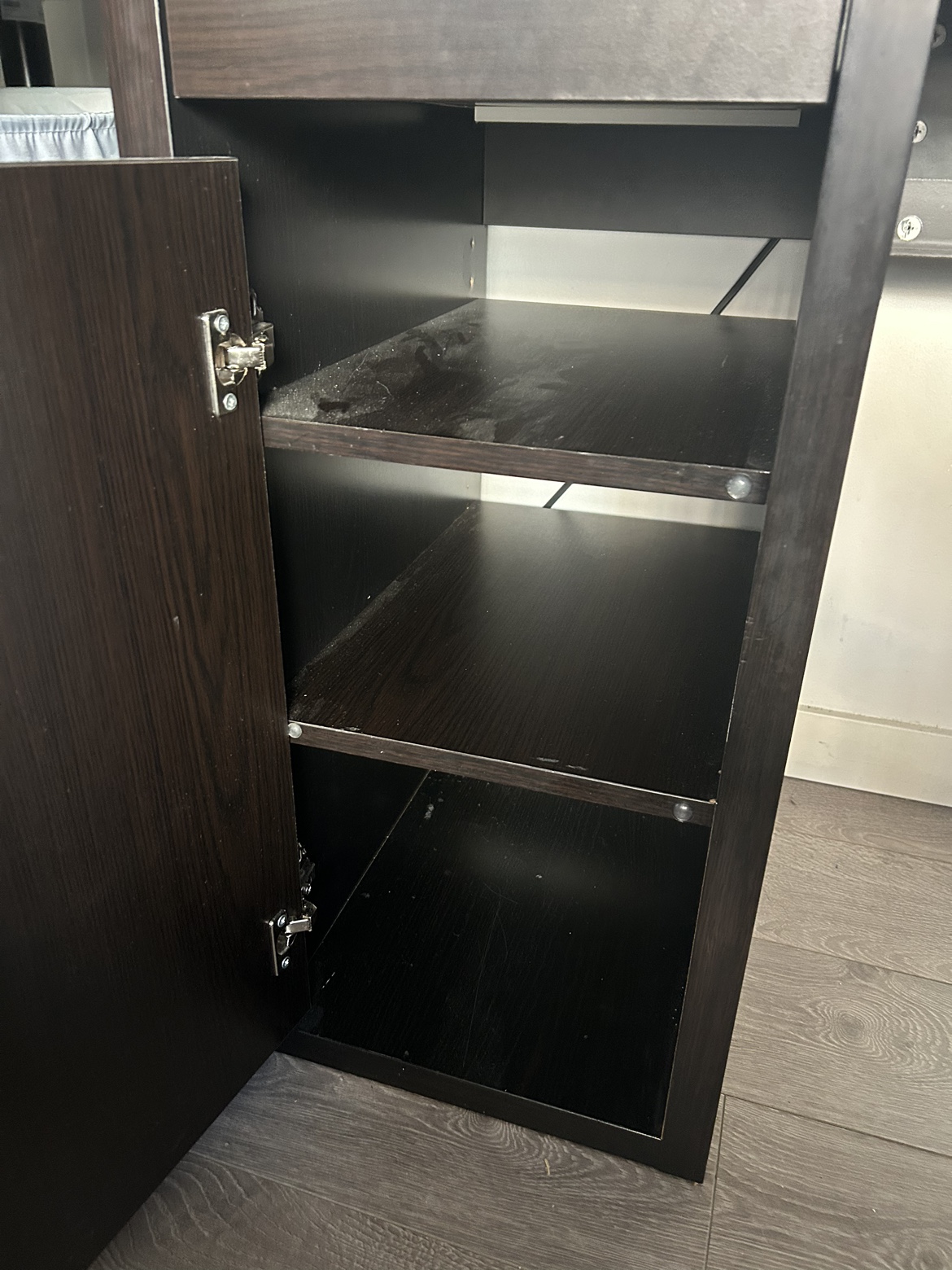 IKEA micke desk - photo 4