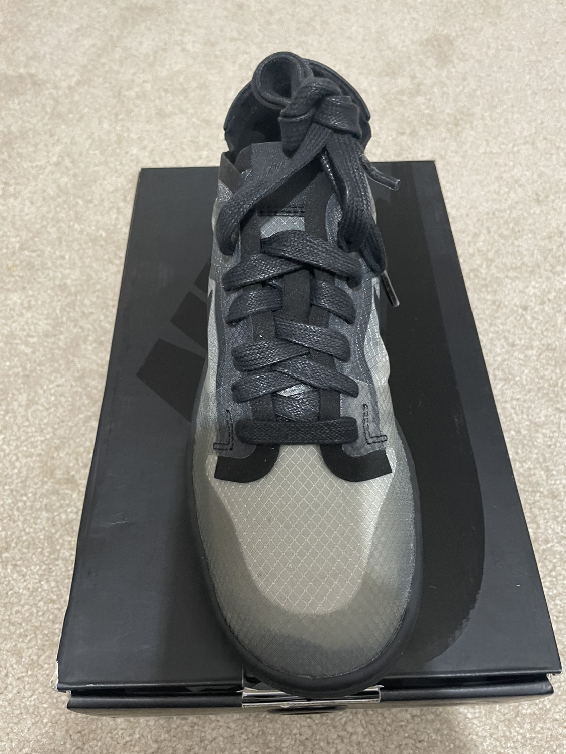 Women’s Nike + Com de Garsons low dunk size 8.5 image indicator(3)