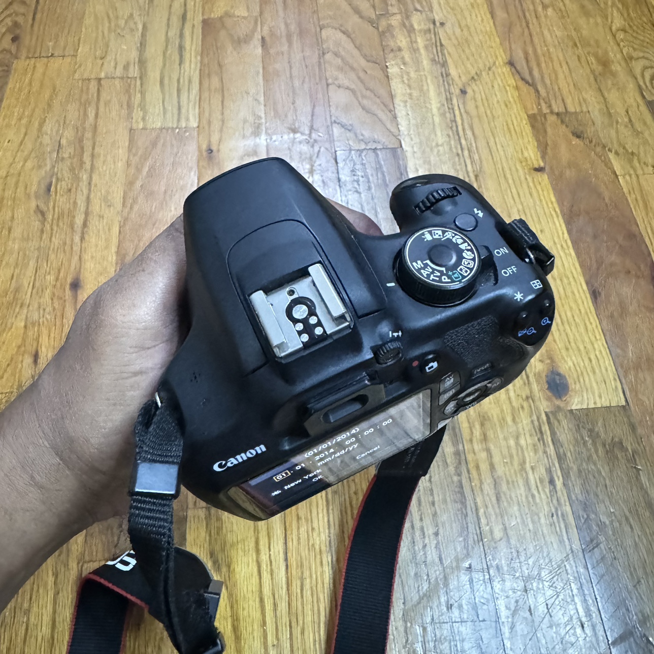 Canon t5 camera body only - photo 5