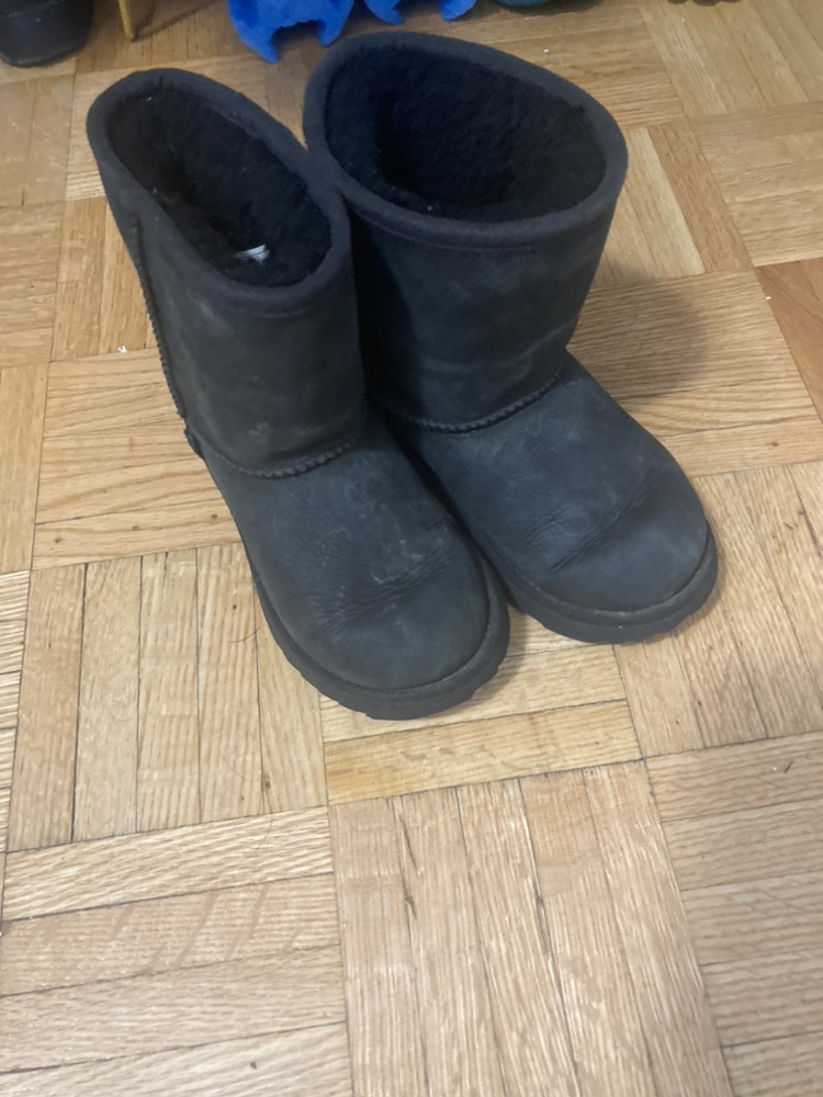 UGG girls winter boots size 10