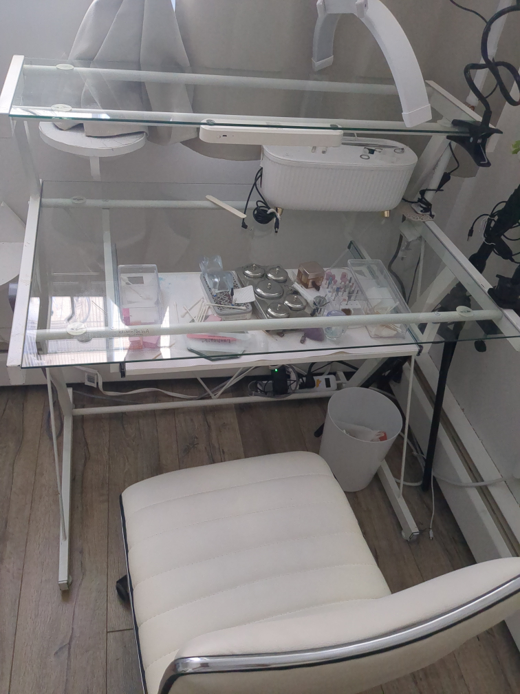chair and desk - photo 4