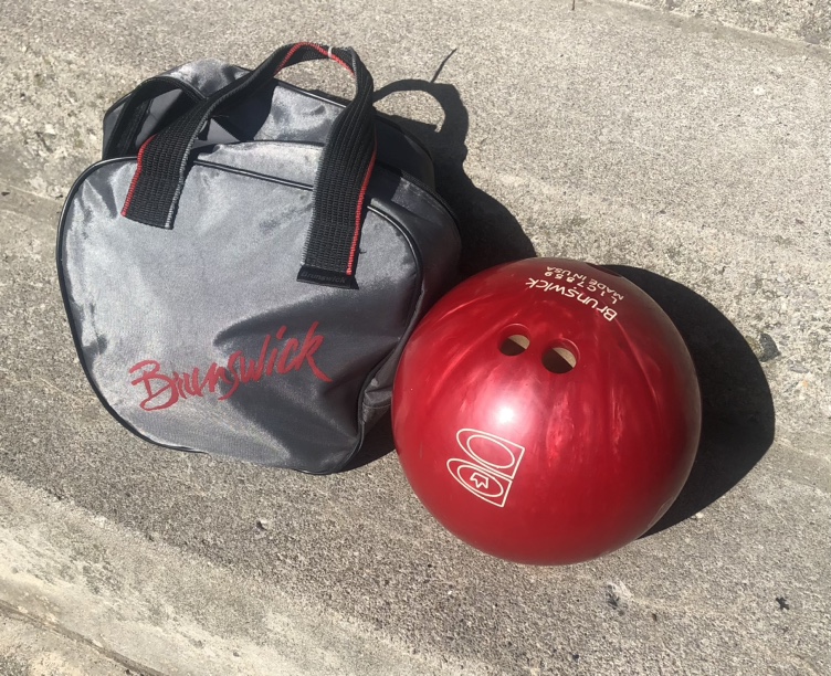 Brunswick Rhino Red Bowling Ball & Bag image indicator(4)