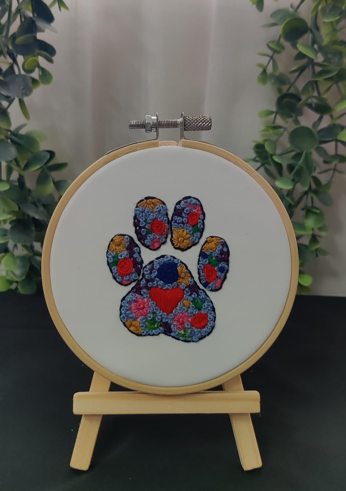 Hand Embroidary pet paw hoop thumbnail