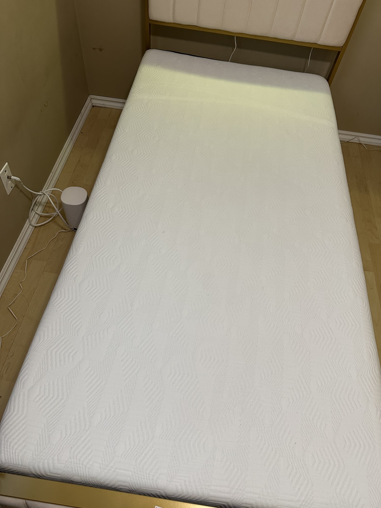 Twin size bed - photo 5