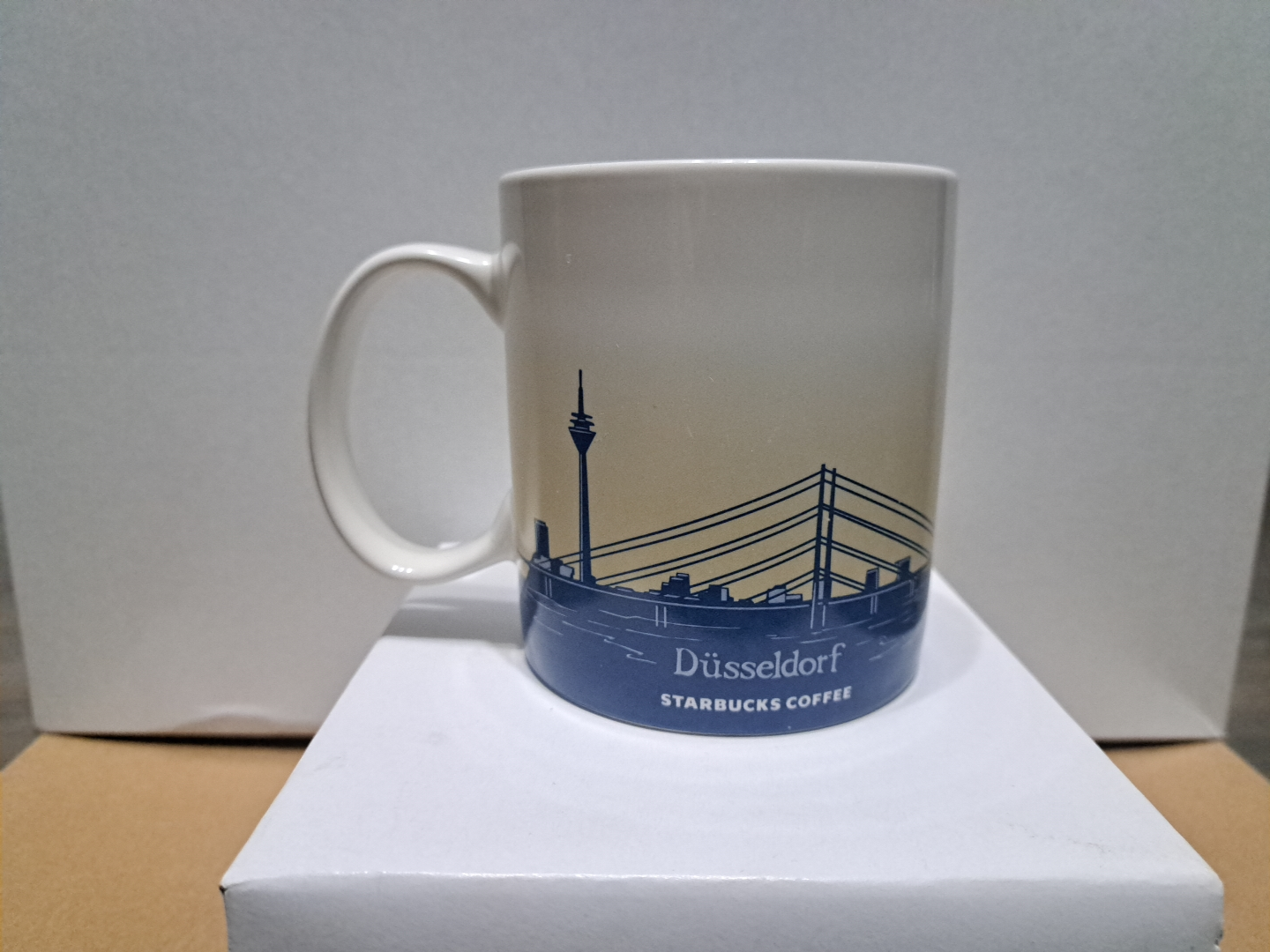 Starbucks Dusseldorf  Collectors Mug - photo 4