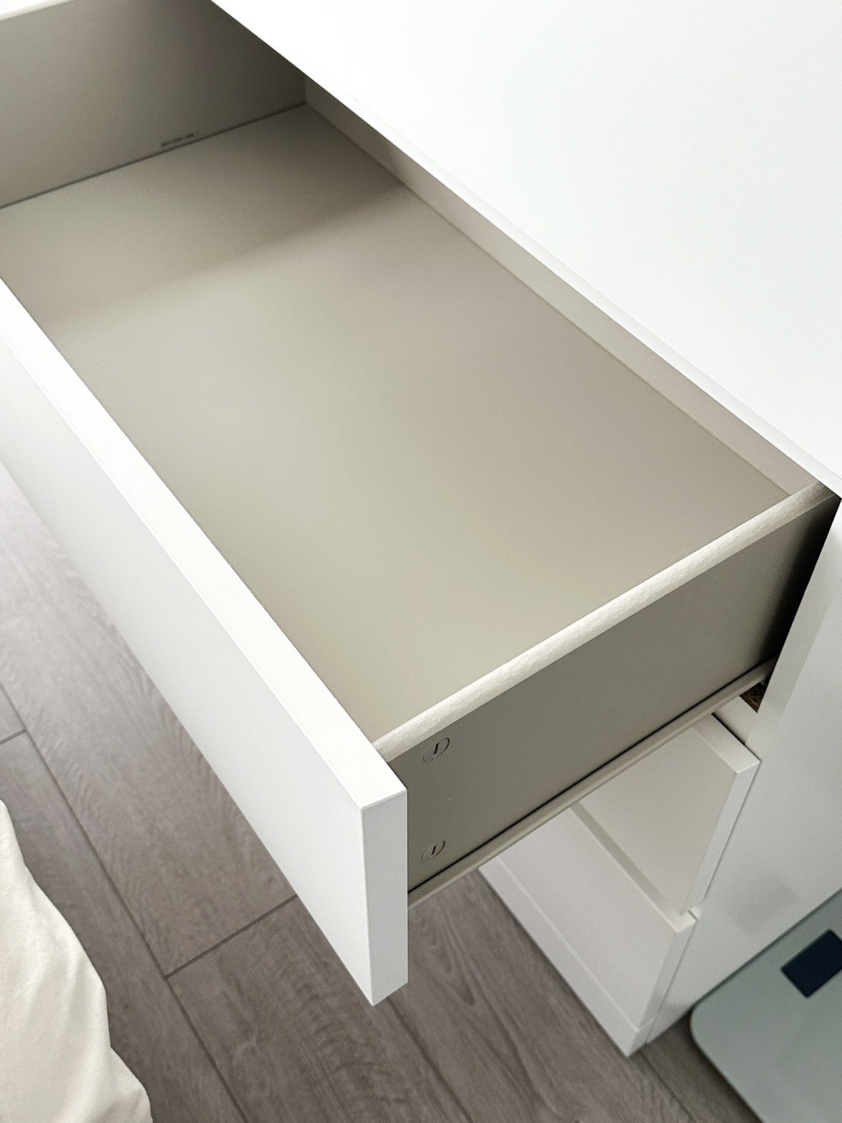 White Ikea Malm 4-Drawer Chest (Moving Sale!) - photo 3
