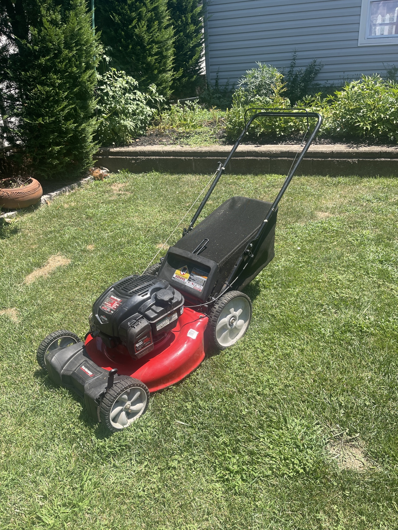 Briggs & Stratton push mower thumbnail