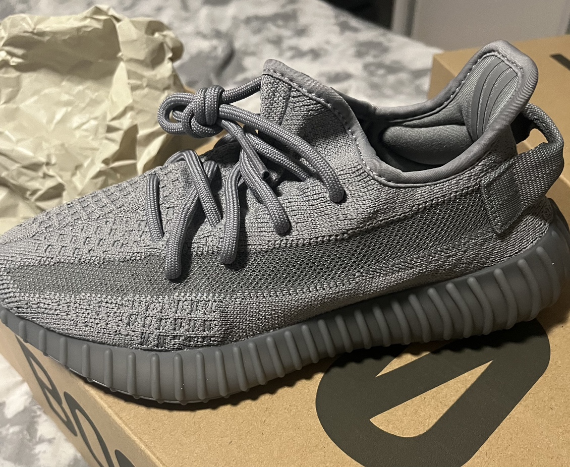 Yeezy boost 350 thumbnail