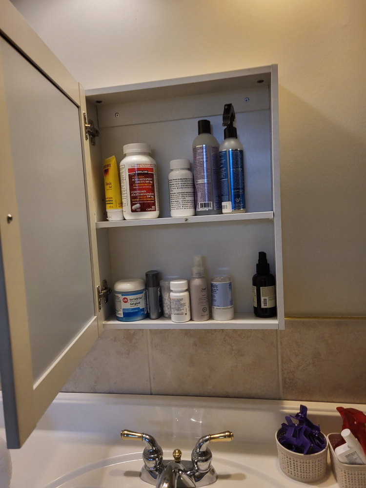 Medicine cabinet - photo 2