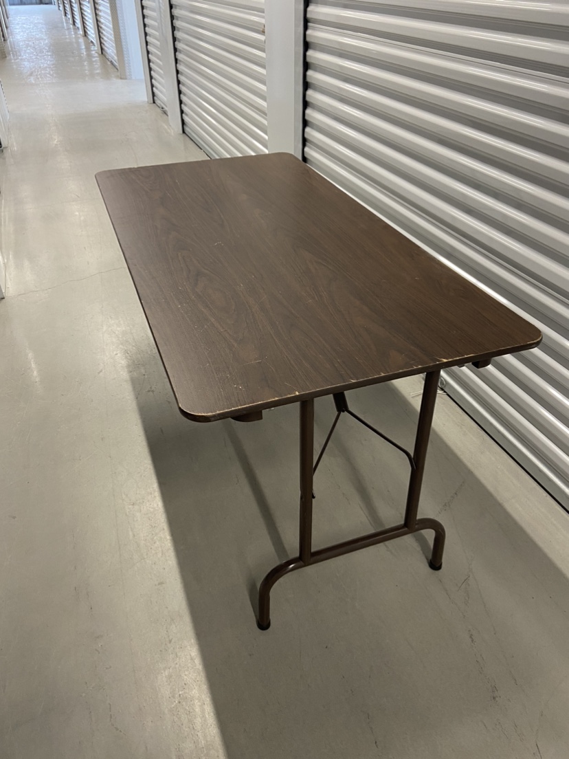 Table and chair thumbnail