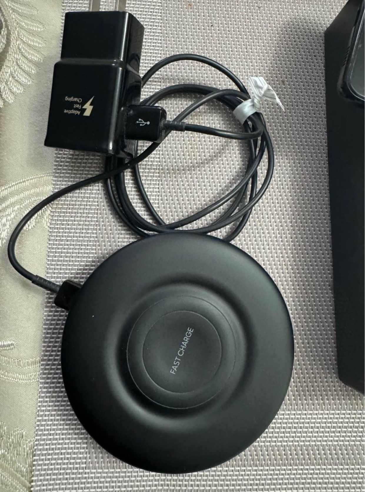 Selling Samsung 21+5G 128GB Black w/ Wireless Dock Charger - photo 4