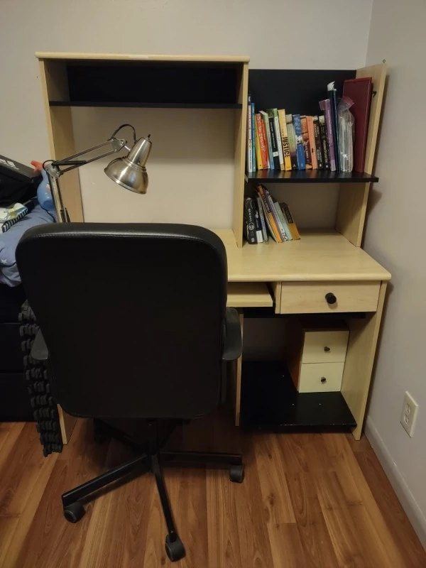 Used desk & chair - photo 4